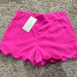 Boutique hot pink scalloped shorts size medium